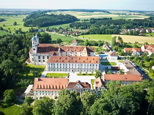 Seminarhotels und Naturresort Seminarhotel in Bayern – im Kloster Holzen in Allmannshofen werden alle offenen Fragen bedeutungsvoll!
