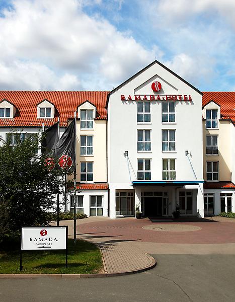 Stadtgarten und H+ Hotel Erfurt 