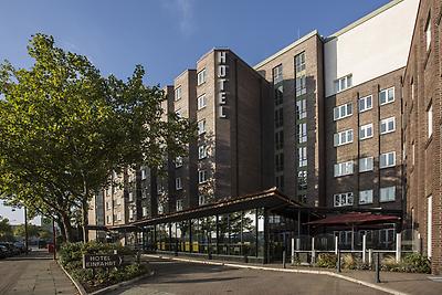Seminarhotels und Reisezugbahnhof in Hamburg – eine entspannte und unkomplizierte An- und Abreise ist ein wesentlicher Aspekt bei der Seminarplanung. UBahnhof und Hotel Böttcherhof in Hamburg