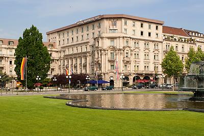 Seminarhotels und Landeshauptstadt in Hessen – im Hotel Nassauer Hof in Wiesbaden ist die Location das große Plus und sehr geliebt!