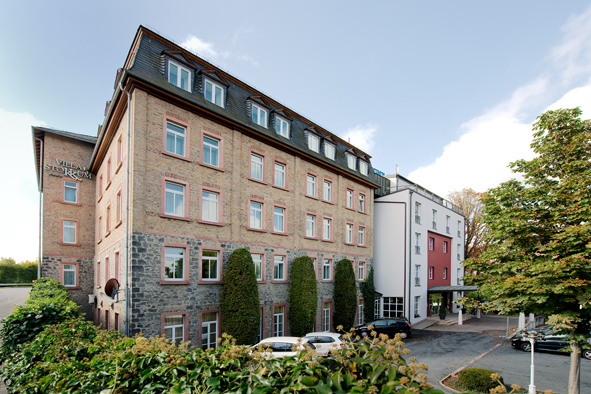 Bahnfahrt und BWP Hotel Villa Stokkum in Hessen