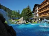Seminarhotels und Klettergarten in Kärnten – Natur direkt vor der Haustüre! Vorgarten im Hotel Kirchheimerhof in Bad Kleinkirchheim