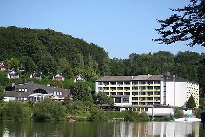 Seminarhotels und Sommergarten in Hessen – Natur direkt vor der Haustüre! Gartenzugang im Hotel Seeblick in Kirchheim