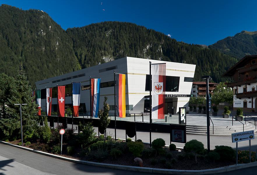 Weinberghügel und Europahaus Mayrhofen in Tirol