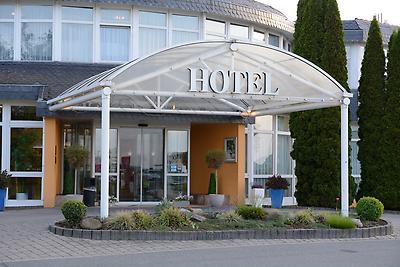 Seminarhotels und Handelsstadt in Niedersachsen – im AVALON Hotelpark Königshof in Königslutter am Elm ist die Location das große Plus und sehr geschätzt!