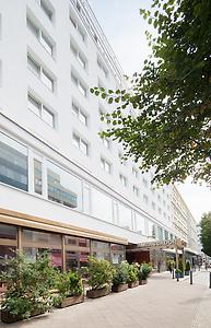 Seminarhotels und Flughafenumfeld in Berlin – eine entspannte und unkomplizierte An- und Abreise ist ein wesentlicher Aspekt bei der Seminarplanung. Stadtbahnhof und SORAT Hotel Ambassador in Berlin