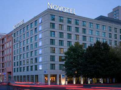 Seminarhotels und Biedermeierstadt in Berlin – im Novotel Berlin Mitte in Berlin ist die Location das große Plus und sehr gefeiert!