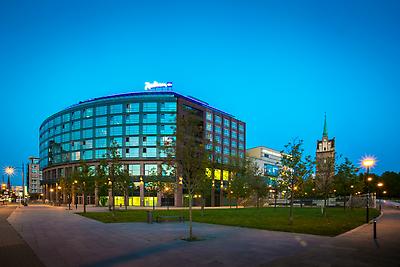 Seminarhotels und Stadtplatz in Mecklenburg-Vorpommern – im Radisson Blu Hotel, Rostock in Rostock ist die Location das große Plus und sehr gefeiert!