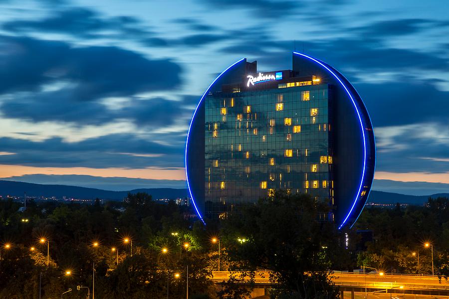 Schulungsreferat und Radisson Blu Hotel, Frankfurt in Hessen