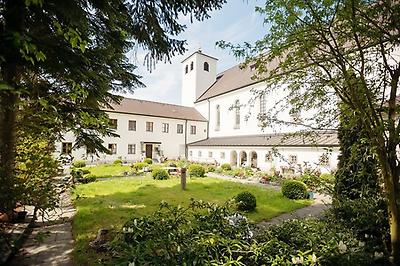 Seminarhotels und Biergarten in Bayern – Natur direkt vor der Haustüre! Wintergarten im Kloster St. Josef in Neumarkt in der Oberpfalz