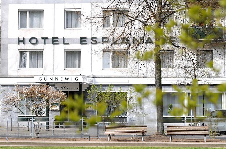 Autobusbahnhof und Trip Inn Hotel Esplanade in Nordrhein-Westfalen