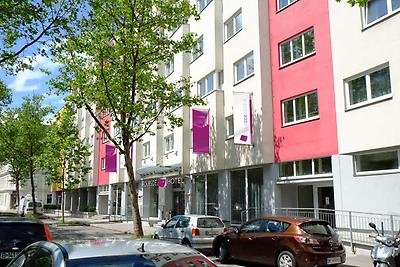 Seminarhotels und Kleinbahnhof in Wien – eine entspannte und unkomplizierte An- und Abreise ist ein wesentlicher Aspekt bei der Seminarplanung. Stadtbahnhof und FOURSIDE SUITES VIENNA in Wien