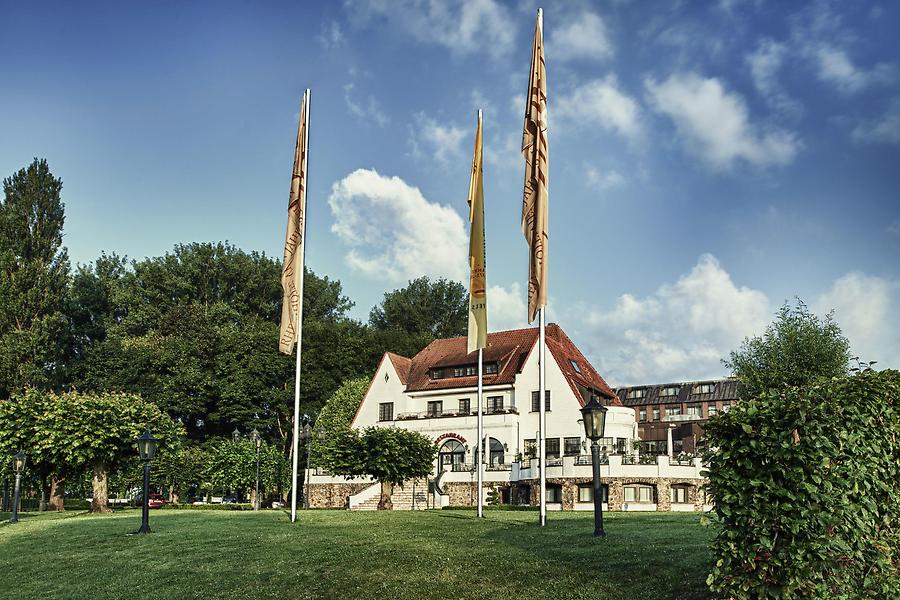 Gastgarten und Rheinhotel 4 Jahreszeiten in Nordrhein-Westfalen