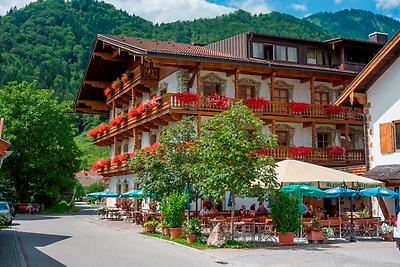 Seminarhotels und Traumgarten in Bayern – Natur direkt vor der Haustüre! Weingarten im Hotel Keindl in Oberaudorf