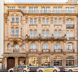 Seminarhotels und Massenschulungen in Hessen – Weiterbildung könnte nicht angenehmer sein! Schulungsraum und Hotel Monopol in Frankfurt am Main