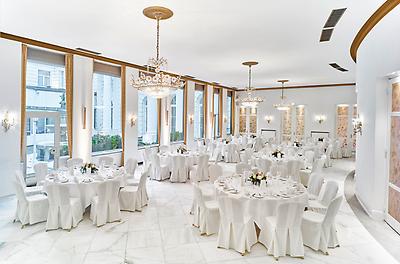 Seminarhotels und Hochzeitskleid in Hamburg – Romantik pur! Hochzeitsfotos und Hotel Atlantic Hamburg in Hamburg