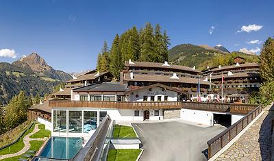 Seminarhotels und Seeabenteuer in Tirol – Liebhaber von Wassererlebnissen lieben diese Region! Hotel Goldried in Matrei in Osttirol ist der perfekte Ort, um nach dem Seminar am Wasser abzuschalten