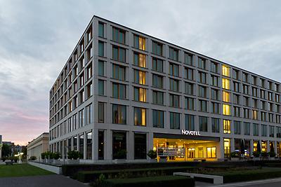 Seminarhotels und Domstadt in Baden-Württemberg – im Novotel Karlsruhe City in Karlsruhe ist die Location das große Plus und sehr bedeutend!