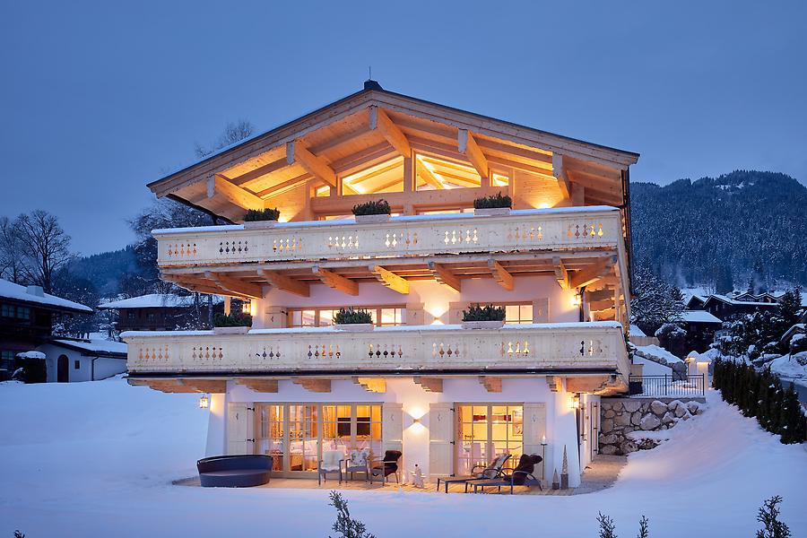 Alpenkulisse und Hotel Tennerhof in Tirol