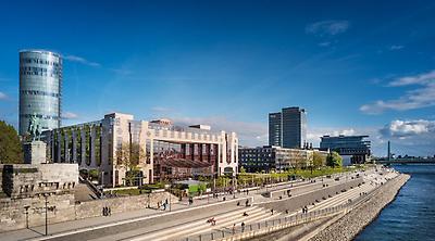 Seminarhotels und Westbahnhof in Nordrhein-Westfalen – eine entspannte und unkomplizierte An- und Abreise ist ein wesentlicher Aspekt bei der Seminarplanung. Bahnhofsvorplatz und Hyatt Regency Köln in Köln