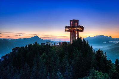 Seminarhotels und Hochzeitsrede in Tirol – Romantik pur! Hochzeitstorte und Jakobskreuz in St. Ulrich am Pillersee