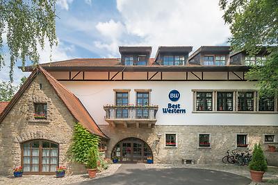 Seminarhotels und Rosengarten in Bayern – Natur direkt vor der Haustüre! Burggarten im BW Hotel Polisina in Ochsenfurt