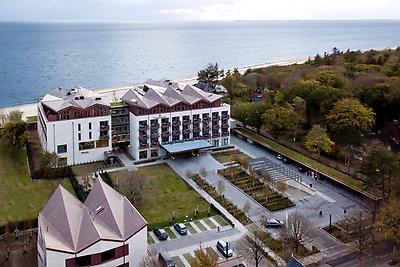 Seminarhotels und Teams führen in Schleswig-Holstein – machen Sie Ihr Teamevent zum Erlebnis! Leitungsteam und Upstalsboom Wellness Resort Südstrand in Wyk auf Föhr