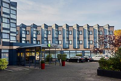 Seminarhotels und Seenähe in Nordrhein-Westfalen – Liebhaber von Wassererlebnissen lieben diese Region! H+ Köln Brühl in Brühl ist der perfekte Ort, um nach dem Seminar am Wasser abzuschalten