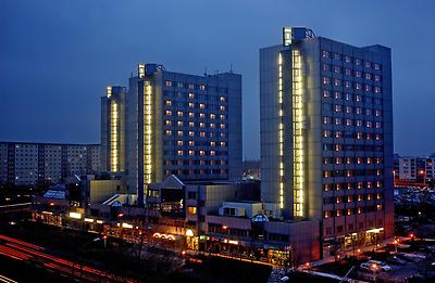 Seminarhotels und Flughafeninfrastruktur in Berlin – eine entspannte und unkomplizierte An- und Abreise ist ein wesentlicher Aspekt bei der Seminarplanung. Kleinbahnhof und City Hotel Berlin East in Berlin
