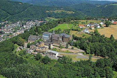 Seminarhotels und Schulungsgruppen in Rheinland-Pfalz – Weiterbildung könnte nicht angenehmer sein! Vertriebsschulung und Rosa Flesch Hotel und Tagungszentrum in Waldbreitbach