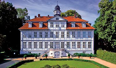 Seminarhotels und Naturerlebnispark in Niedersachsen – im Schloss Lüdersburg in Lüdersburg werden alle offenen Fragen gewichtig!