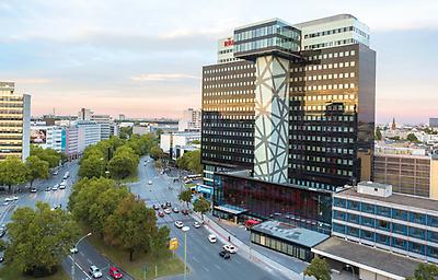 Seminarhotels und Organisationsteam in Berlin – machen Sie Ihr Teamevent zum Erlebnis! Entwicklungsteam und Hotel Riu Plaza Berlin in Berlin