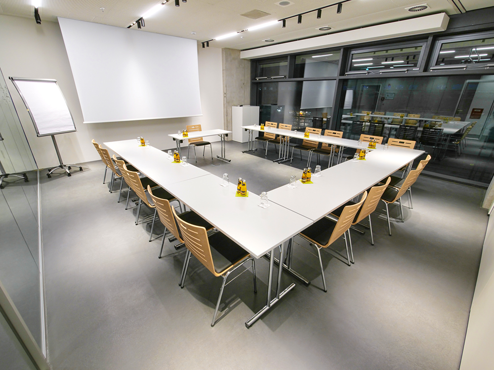 V8 HOTEL - Motorworld Region Stuttgart-Box 1
identisch zu Box 2