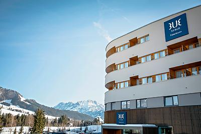 Seminarhotels und Klettergarten in Tirol – Natur direkt vor der Haustüre! Blumengarten im TUI BLUE FIEBERBRUNN in Fieberbrunn
