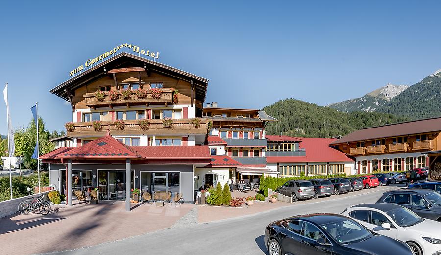 Grasgarten und Hotel zum Gourmet in Tirol