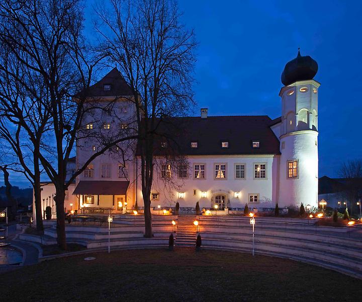 Landgarten und Schlosshotel Neufahrn in Bayern