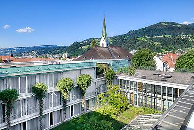 Seminarhotels und Flugzeugpiste in Vorarlberg – eine entspannte und unkomplizierte An- und Abreise ist ein wesentlicher Aspekt bei der Seminarplanung. Kleinbahnhof und Martinspark Dornbirn in Dornbirn