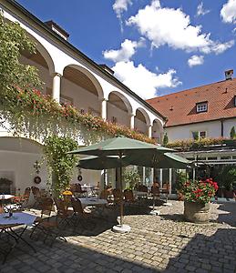 Seminarhotels und Aufenthaltsqualität in Bayern – geben Sie sich nur mit dem Besten zufrieden – und lassen Sie sich im Schlosshotel Neufahrn in Neufahrn in Niederbayern von Topqualität überzeugen!
