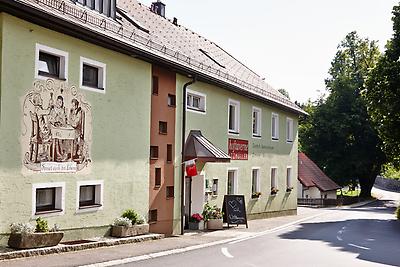 Seminarhotels und Natur Kaffeestube in Oberösterreich – im Hoftaverne Atzmüller in Waxenberg werden alle offenen Fragen bedeutsam!