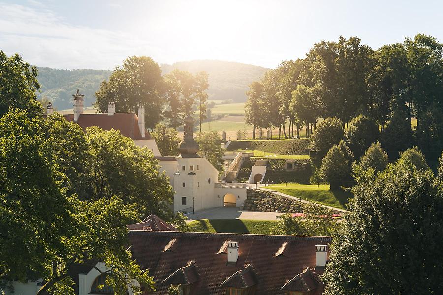 Rittermenü und Schloss Thalheim in Niederösterreich