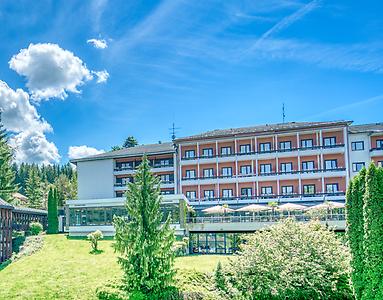Seminarhotels und Thermalwasserbecken in Kärnten – Liebhaber von Wassererlebnissen lieben diese Region! Hotel Parks Velden in Velden am Wörther See ist der perfekte Ort, um nach dem Seminar am Wasser abzuschalten