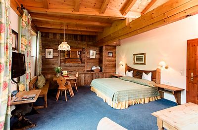 Seminarhotels und Naturseen in Tirol – im Hotel Rasmushof in Kitzbühel werden alle offenen Fragen maßgebend!