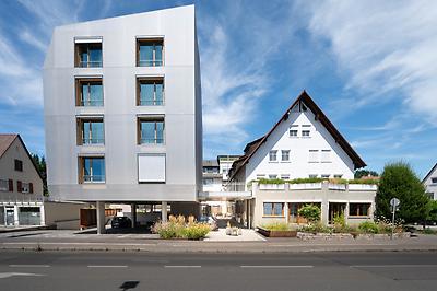 Seminarhotels und Flughafentransfer in Baden-Württemberg – eine entspannte und unkomplizierte An- und Abreise ist ein wesentlicher Aspekt bei der Seminarplanung. Stadtbahnhof und Hotel Maier in Friedrichshafen