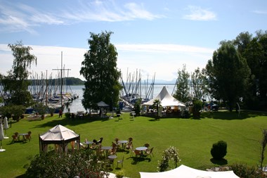 Hochzeitsjubiläum und Yachthotel Chiemsee GmbH in Bayern
