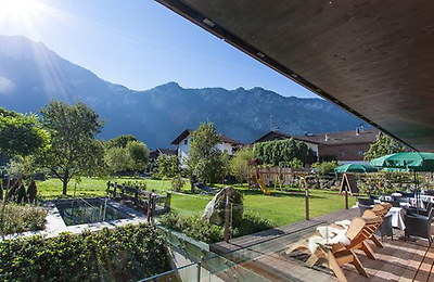 Seminarhotels und Traumgarten in Tirol – Natur direkt vor der Haustüre! Teegarten im Hotel Sattlerwirt in Ebbs