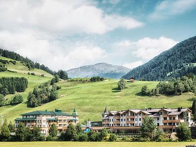 Seminarhotels und Baumgarten in Tirol – Natur direkt vor der Haustüre! Burggarten im Sporthotel Sillian in Sillian