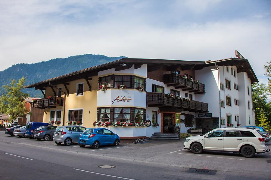 Flughafenschalter und Hotel Auderer in Tirol