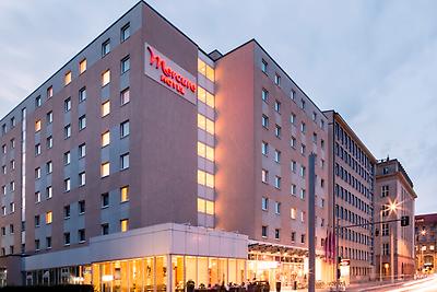 Seminarhotels und Kleinbahnhof in Berlin – eine entspannte und unkomplizierte An- und Abreise ist ein wesentlicher Aspekt bei der Seminarplanung. Ankunftsbahnhof und Mercure Hotel Berlin City in Berlin