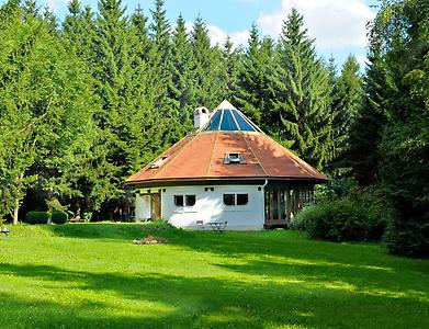 Seminarhotels und Liebesgarten in Niederösterreich – Natur direkt vor der Haustüre! Vorgarten im Die Lichtung in Rastenberg