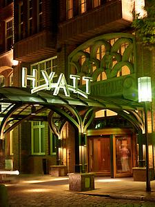 Seminarhotels und exklusive Hotellerie in Hamburg – manchmal muss es ein bisschen mehr sein! Jeder sollte unbedingt einmal Privatjets im Park Hyatt Hamburg in Hamburg genießen!